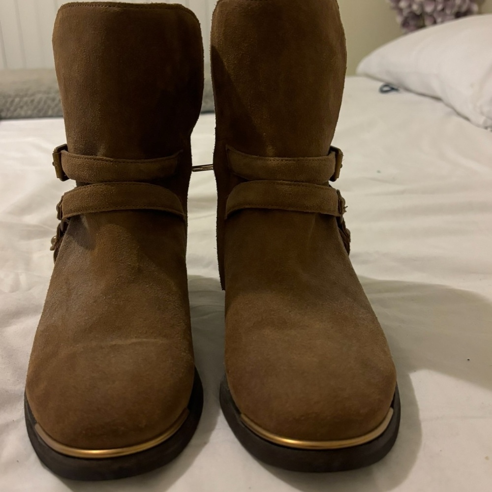 Uggs Boot - image 1